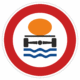 Plechové dopravné značky - Zákazové značenie: Zákaz vjazdu vozidiel prepravujúcich náklad, ktorý môže spôsobiť znečistenie vody